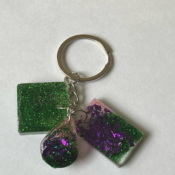Unique Resin Key Chain - Picture 2 of 2